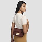 【NIKE】W FUTURA 365 CROSSBODY バッグ BLACK/WHITE 国内発送 Nike W Nsw Futura 365 Crossbody 側背小方包